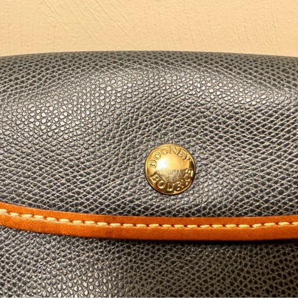 DOONEY & BOURKE Pebbled Leather Snap Wristlet  Black with Tan Trim EUC - Picture 2 of 7